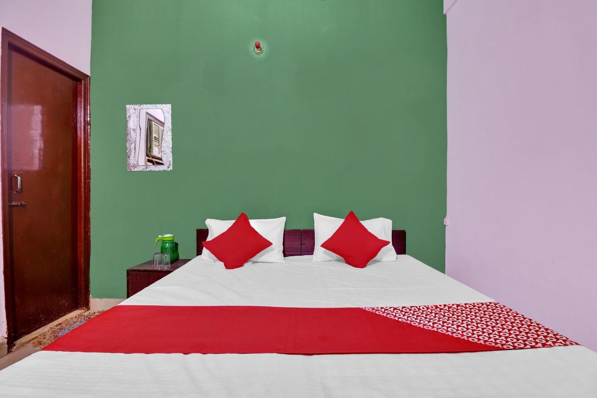 होटल Hotel O Shilpgram Formerly Hotel Rk Palace Agra (Uttar Pradesh)
